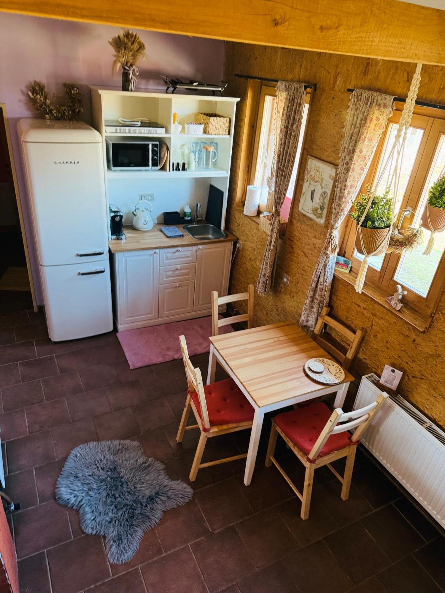 Apartman Na Ranci Pod Lovosem Velemin Exteriör bild